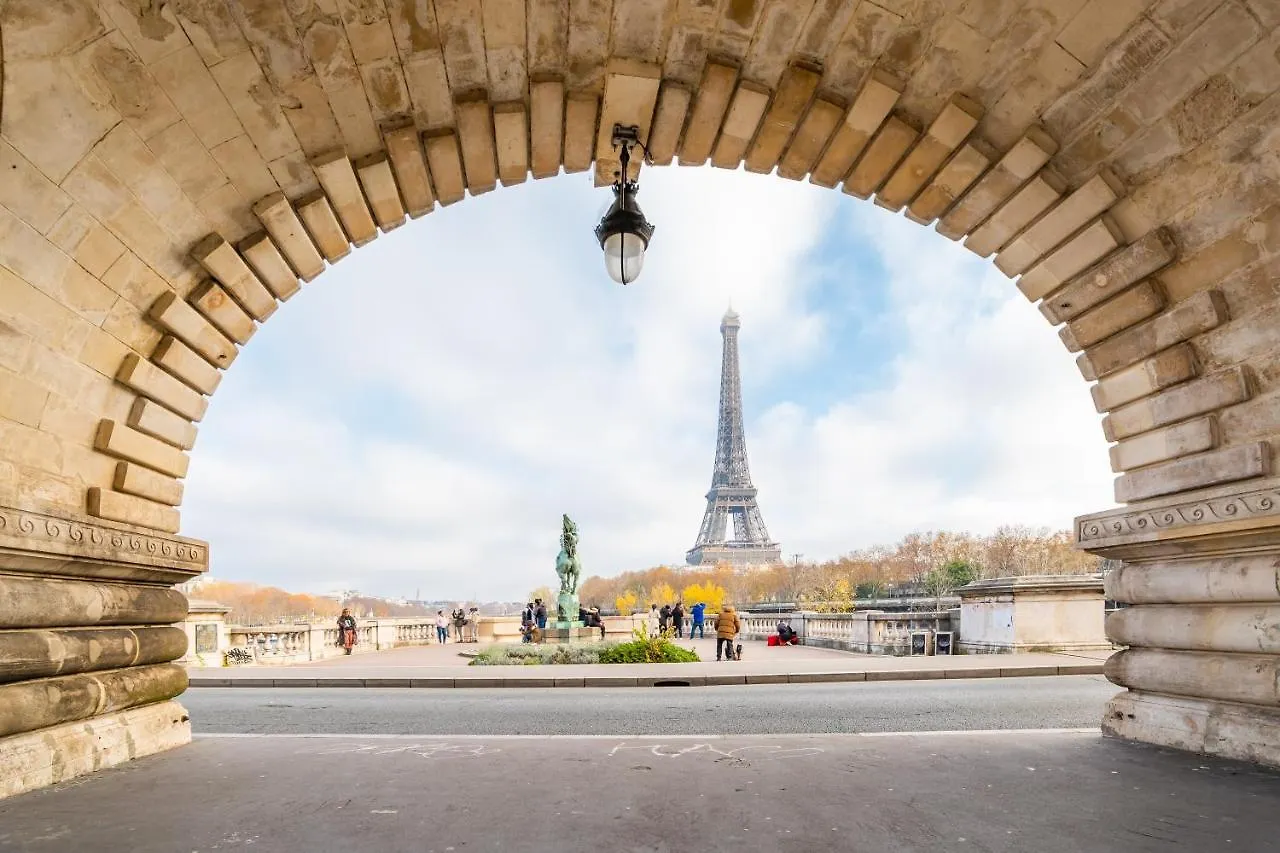 Veeve - Impressions Of The Eiffel Tower Apartment Paris